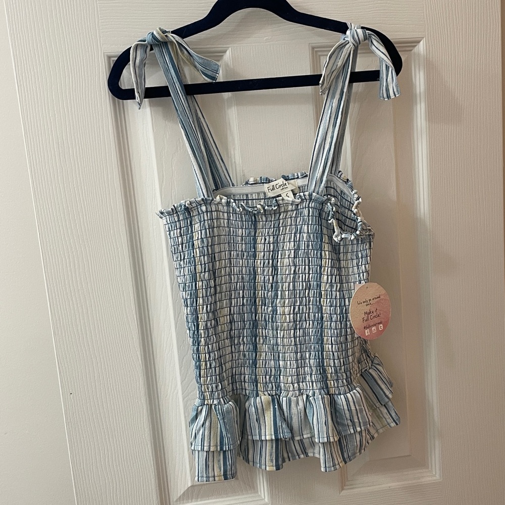 Full Circle Trends top size S; new with tag; multicolored